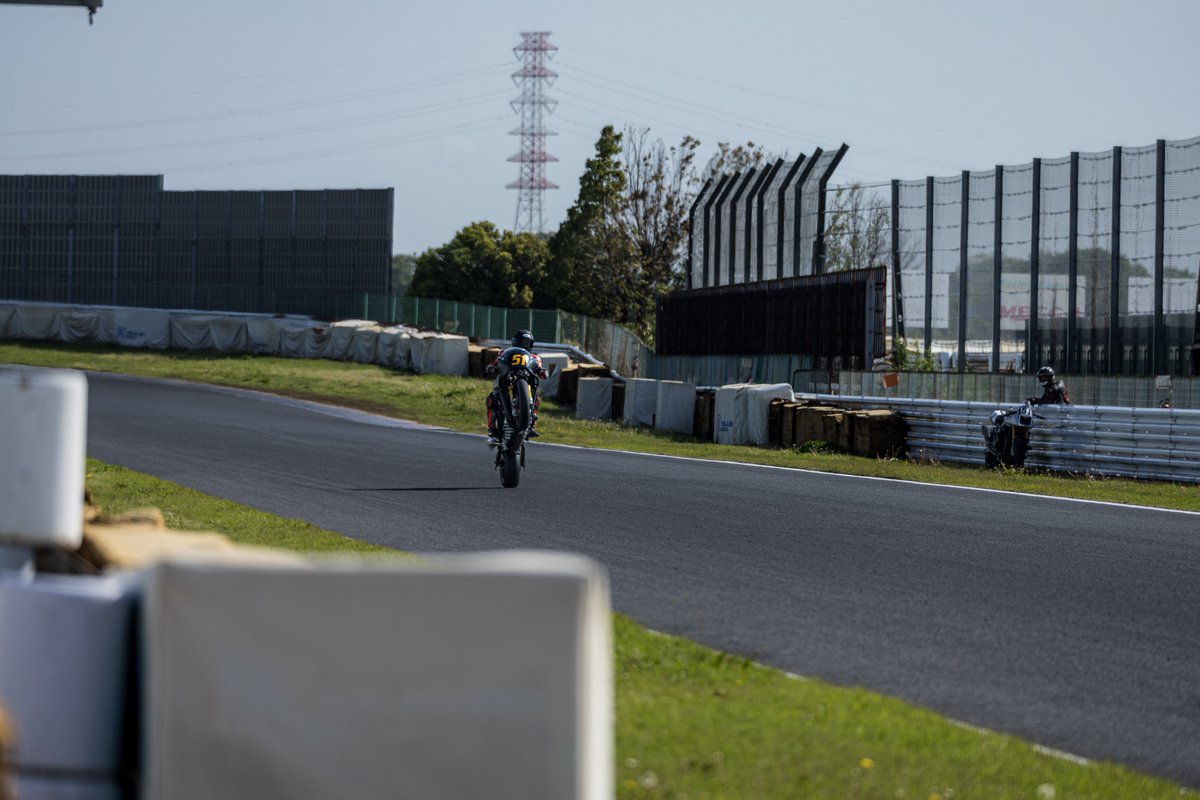 51performance tweet media