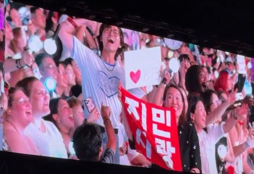 ℳ𝑖𝑛⁷ VAI VER BTS tweet media