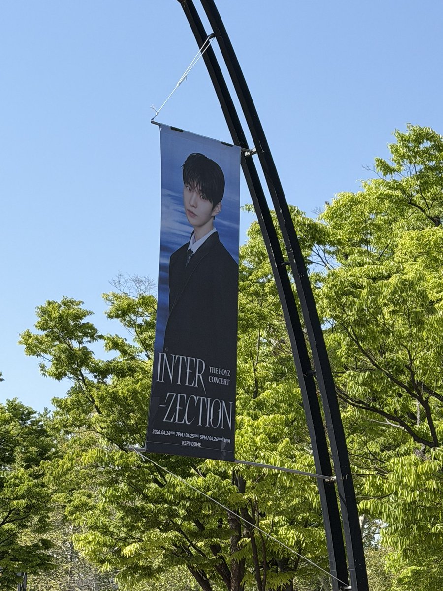 zyeoull's tweet photo. 너무 보고싶을때쯤 환히 웃으면서 다시 보자 진심으로 너무 사랑해 고마워 https://t.co/vw776TOJ1i