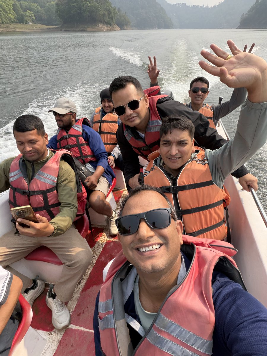 karnatimilsina's tweet photo. #Chitlang &amp; #indrasarowar https://t.co/e65tD1P0Xn