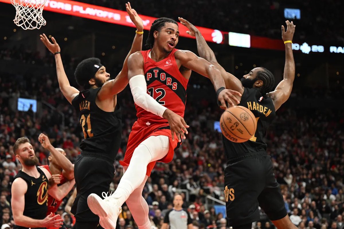 chas_post23's tweet image. The #Raptors took down the #Cavaliers 93-89 in Game 4 to tie the first round series with a thrilling comeback win! 📊

Scottie Barnes: 23 points, 9 rebounds, 6 assists
Brandon Ingram: 23 points, 6 rebounds
R.J. Barrett: 18 points, 8 rebounds
Collin Murray-Boyles: 15 points, 10