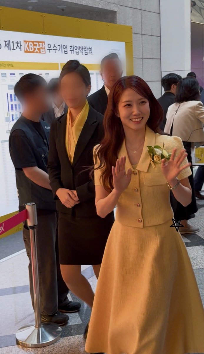 별빛은빛･:*:･ﾟ☽ ☆ ஐ tweet media