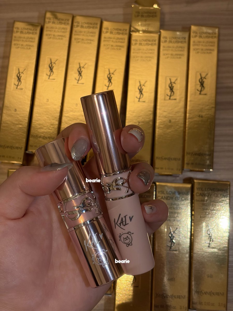 bearie_co's tweet photo. [ 🇲🇾 READY STOCK ON HAND ]

YSL x KAI LIPSTICK
— Shade # 7

Engraving: " KAI ♡ 🐻" (shown in picture)

Ordered an extra one, DM to buy~
#pasarEXO #pasarEXOmy https://t.co/rSeBrfm8V3