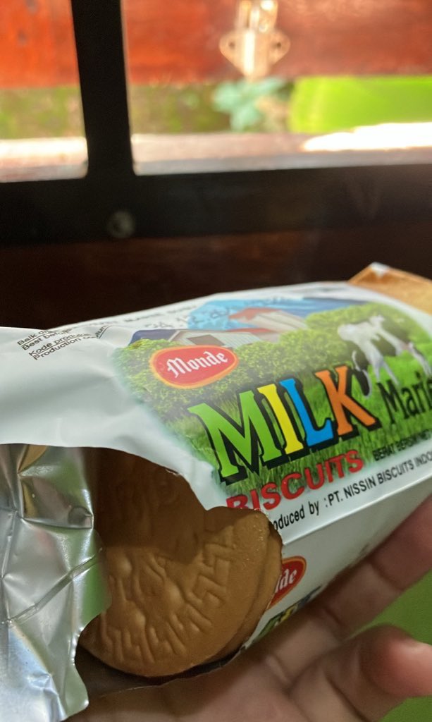dnj_dwi's tweet photo. Huhuhu enaqqq semuaaa, terakhir makan waktu masih kuliah tahun 2015, dulu banyak di Alfamart dan Indomaret sekarang syusahhh nyarinya kudu di online baru adaaaaaa😖🥹 https://t.co/nexoXziEu9