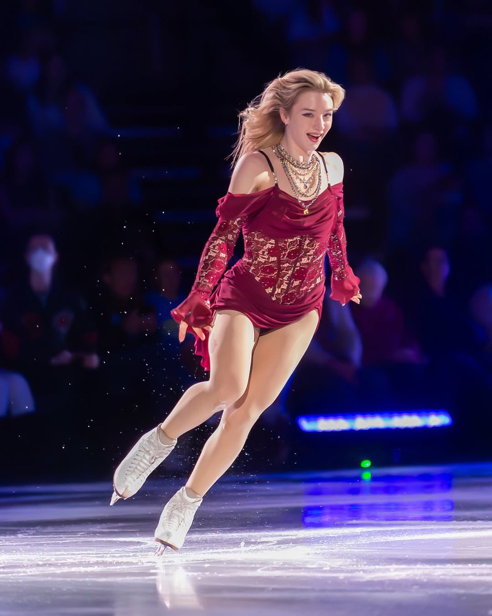 Mesmerizing Amber Glenn Primed To Compete On ‘dancing With The Stars’ Scene Art Mesmerizing Amber Glenn Primed To Compete On ‘dancing With The Stars’ Scene Art