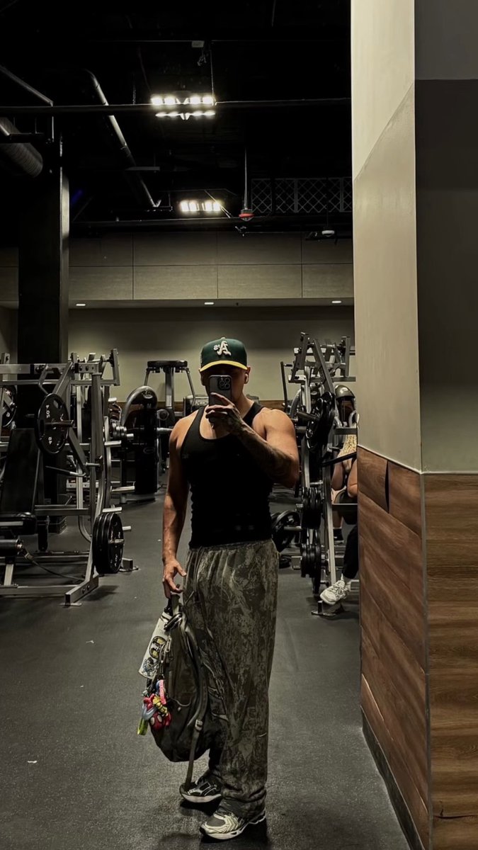 Johnny boyy tweet media