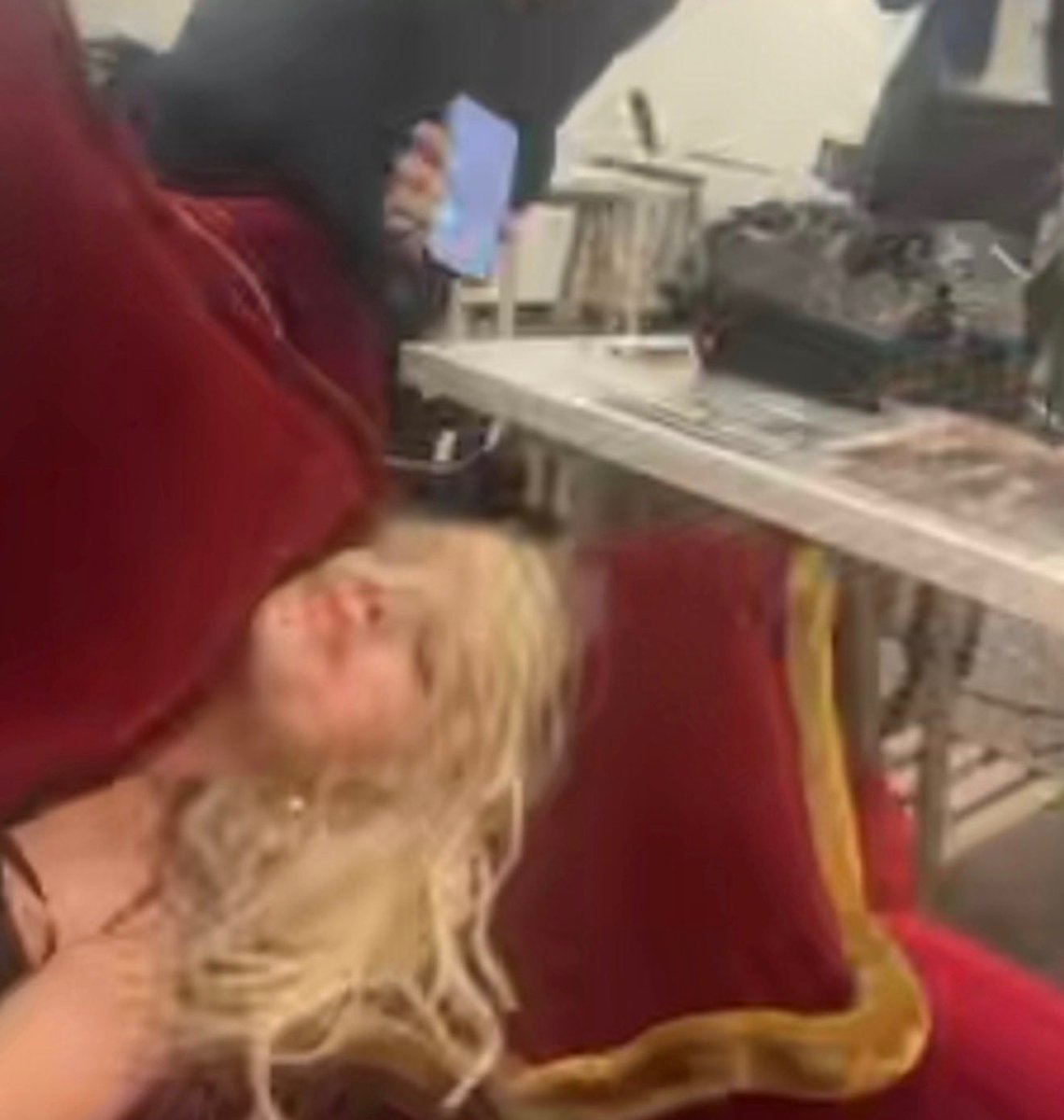 WOR$T GIRL IN AMERICA tweet media