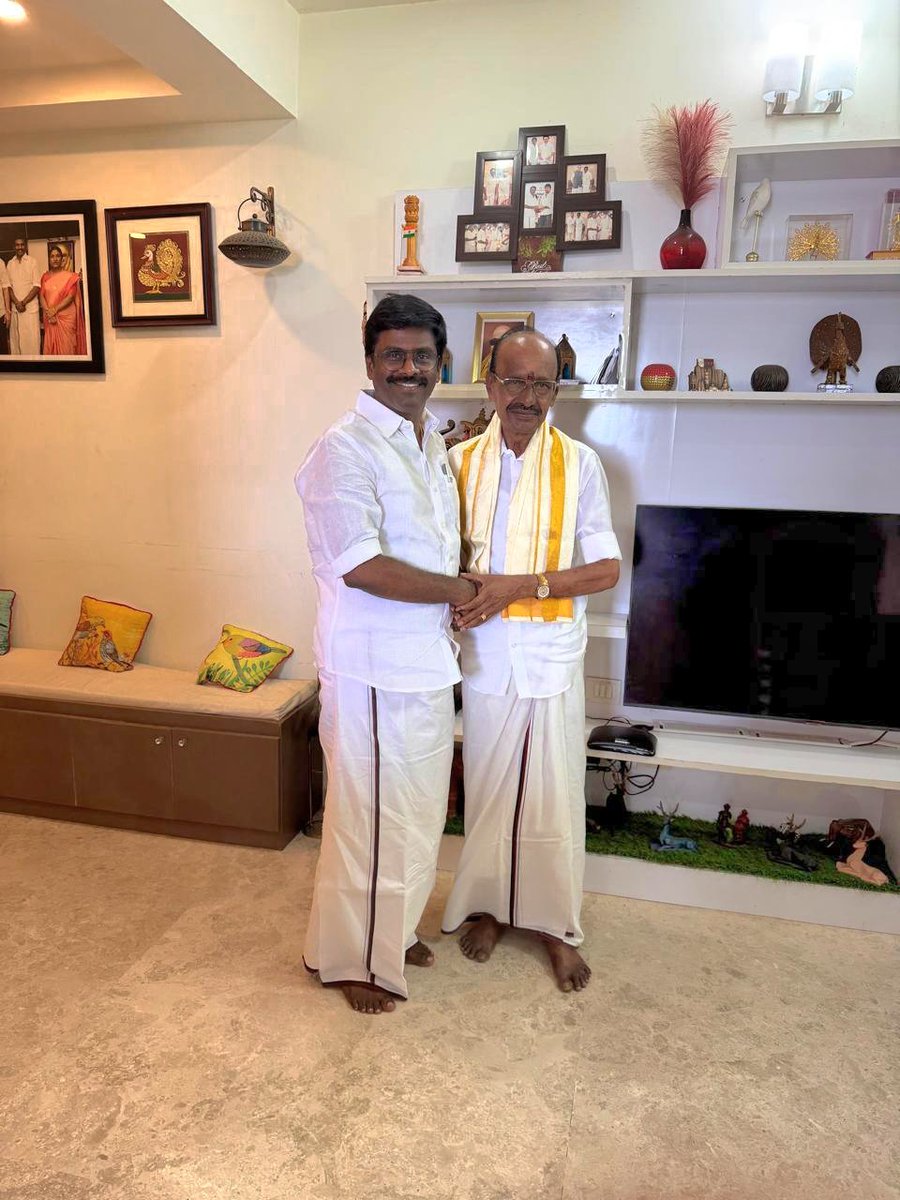 iparanthamen's tweet photo. எழும்பூர் தெற்கு பகுதி 58 (அ) வட்ட கழக அவைத்தலைவர், அண்ணன் வெ.மருதன் அவர்களுக்கு என் இனிய பிறந்தநாள் நல் வாழ்த்துக்கள்.

@mkstalin @Udhaystalin @Office_of_Udhay @arivalayam @DMKITwing @DMK_Chennai @DMK4TN @DMK_Updates @PEN_Offl https://t.co/1RsbTjIhgh