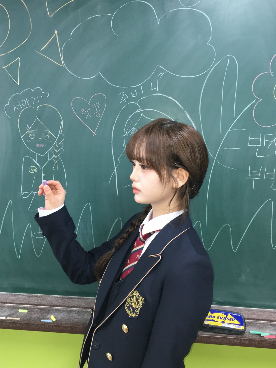 triplescosmos's tweet photo. 나랑 같이 자판기 갈래?

#tripleS #트리플에스 #トリプルS
#トリプルエス #トエス
#SeoAh #서아 #ソア https://t.co/ZbfVhRV29m