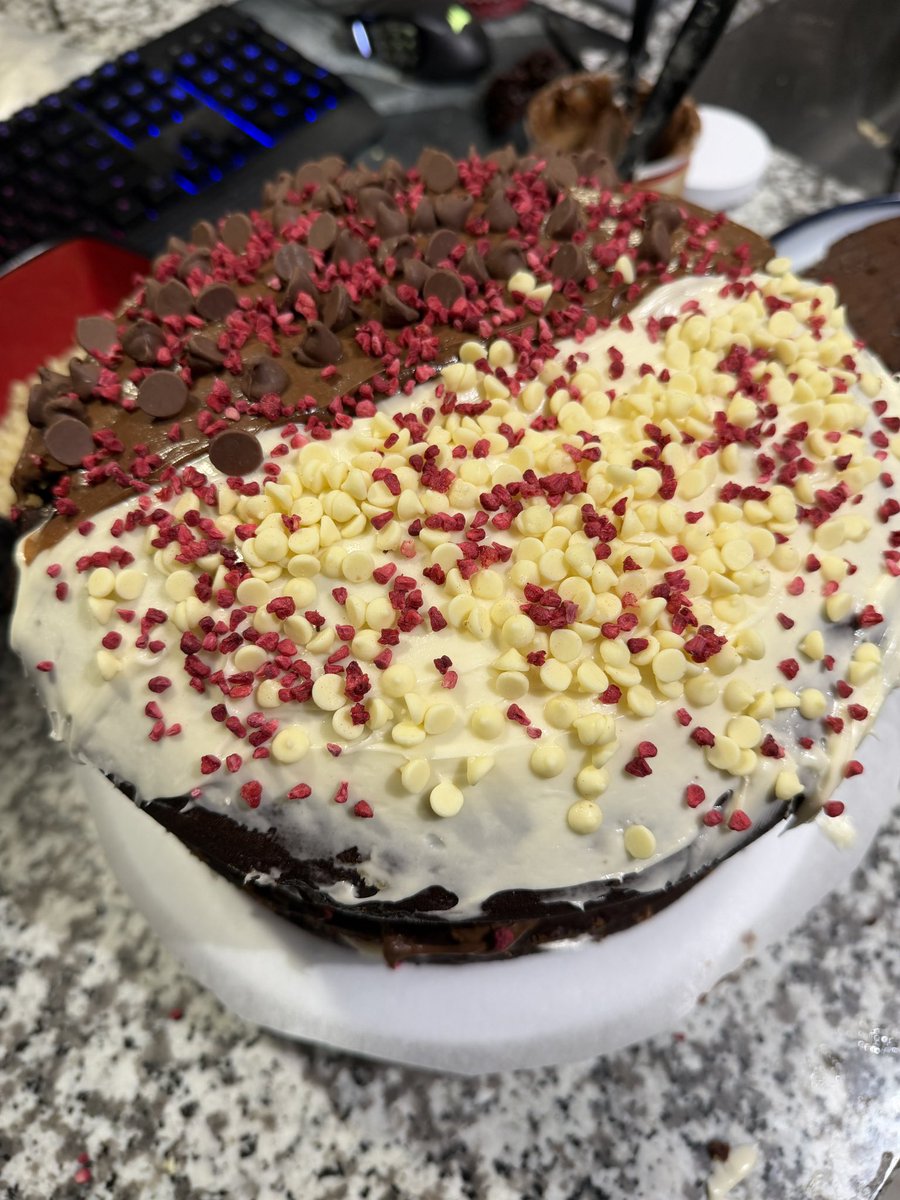 Kalamazii's tweet photo. Tonight we made a 4 layer fatty cake. Vanilla, chocolate, raspberries, coffee, and orange. https://t.co/rIrdPdTiCw