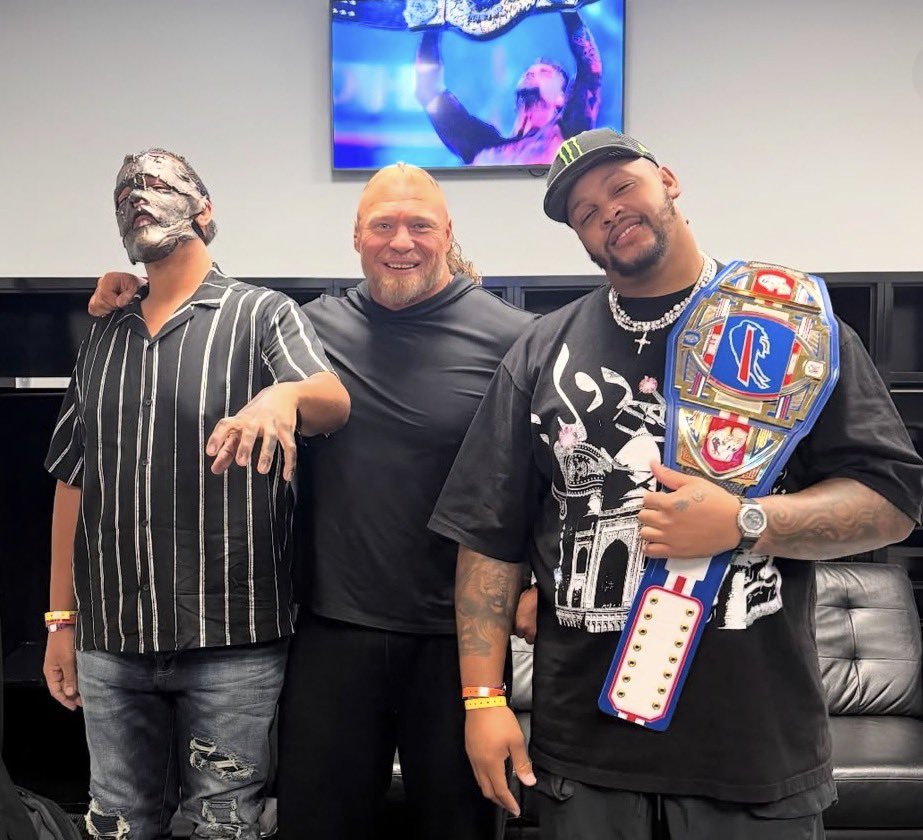 SuperWrestlng's tweet photo. الأسطورة بروك ليزنر في خلف كواليس راسلمينيا 42 والأخيرة بمسيرته.💔 https://t.co/hOijXCqiTi
