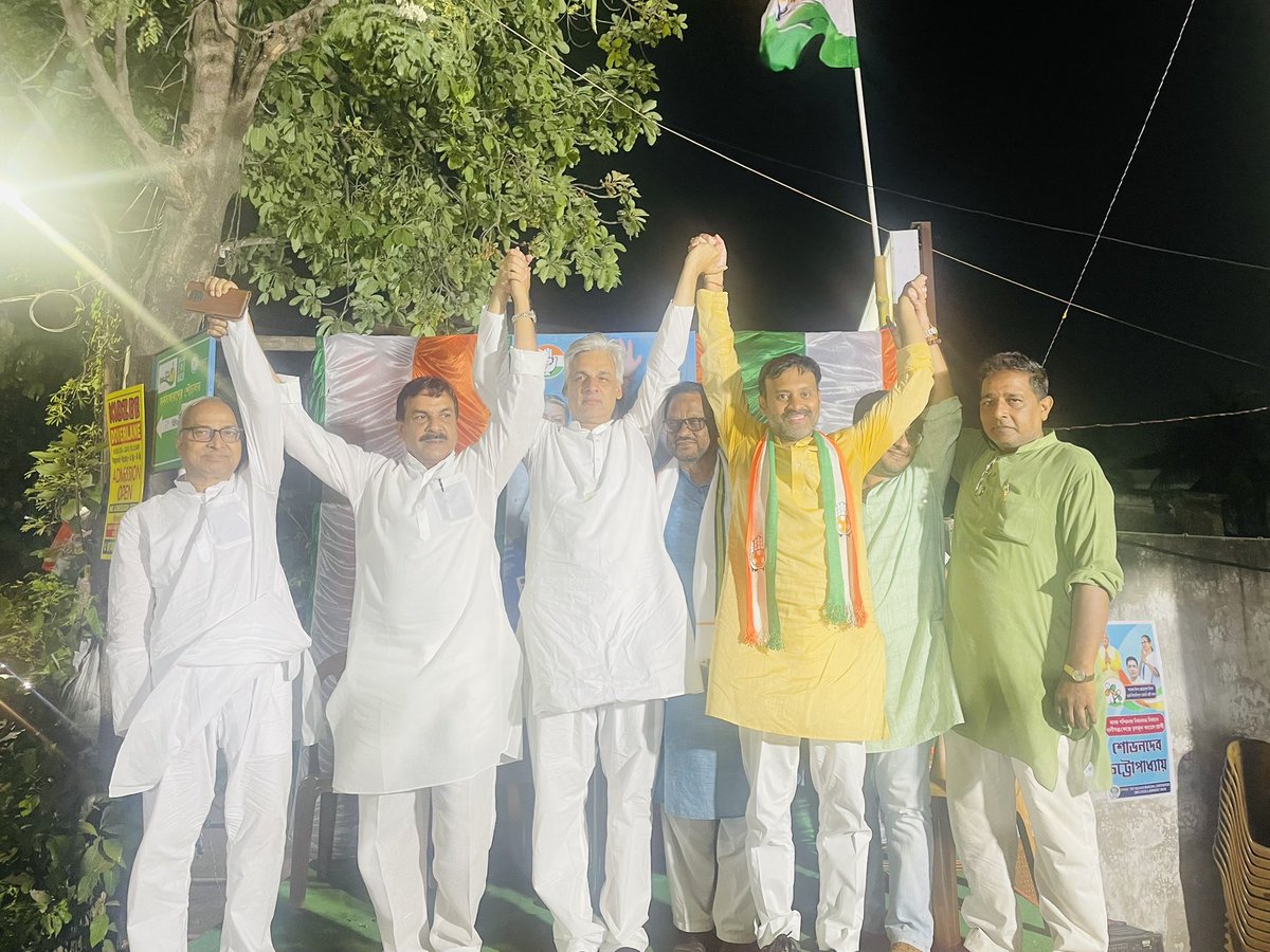 rohansmitra's tweet image. Indebted in my political life to @adhirrcinc for his presence and speech in my political rally. Blessed to have @khanchy2178 dada care for me so much. I have learnt a lot, with age we realise that what is real and what is fake. This campaign taught me a lot. #Ballygunge #Kolkata