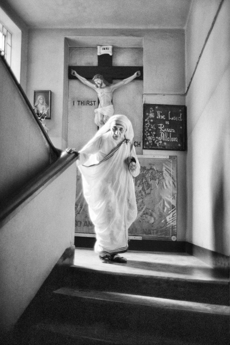 gopala2020's tweet photo. One of the renowned Indian photo journalist #Raghurai who captured nations soul through his lens

From the haunting frames of Bhopal to moments of raw humanity, his photographs didn’t just document history , they made us feel it. 

End of an era. https://t.co/gakpGQXneF
