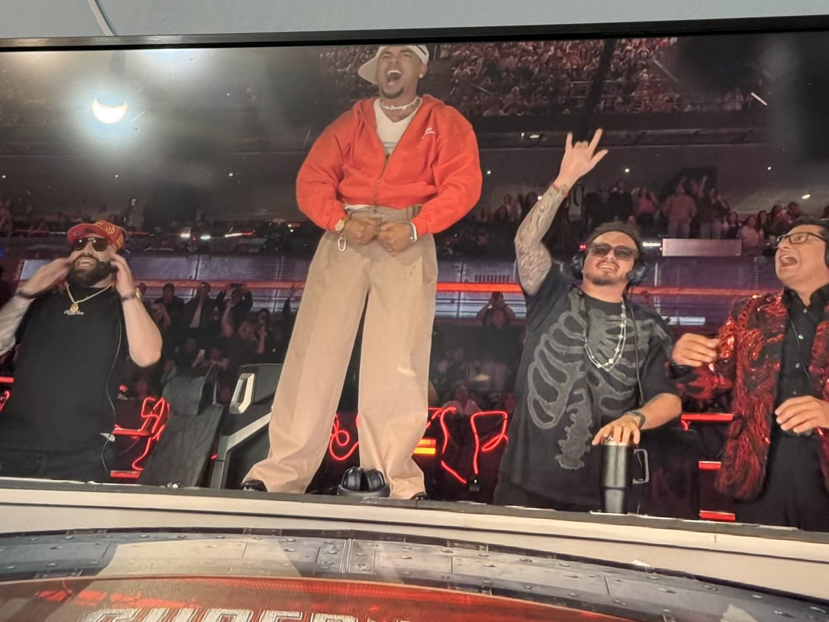 Que desmadre trae Ozuna jajaja #SupernovaGenesis