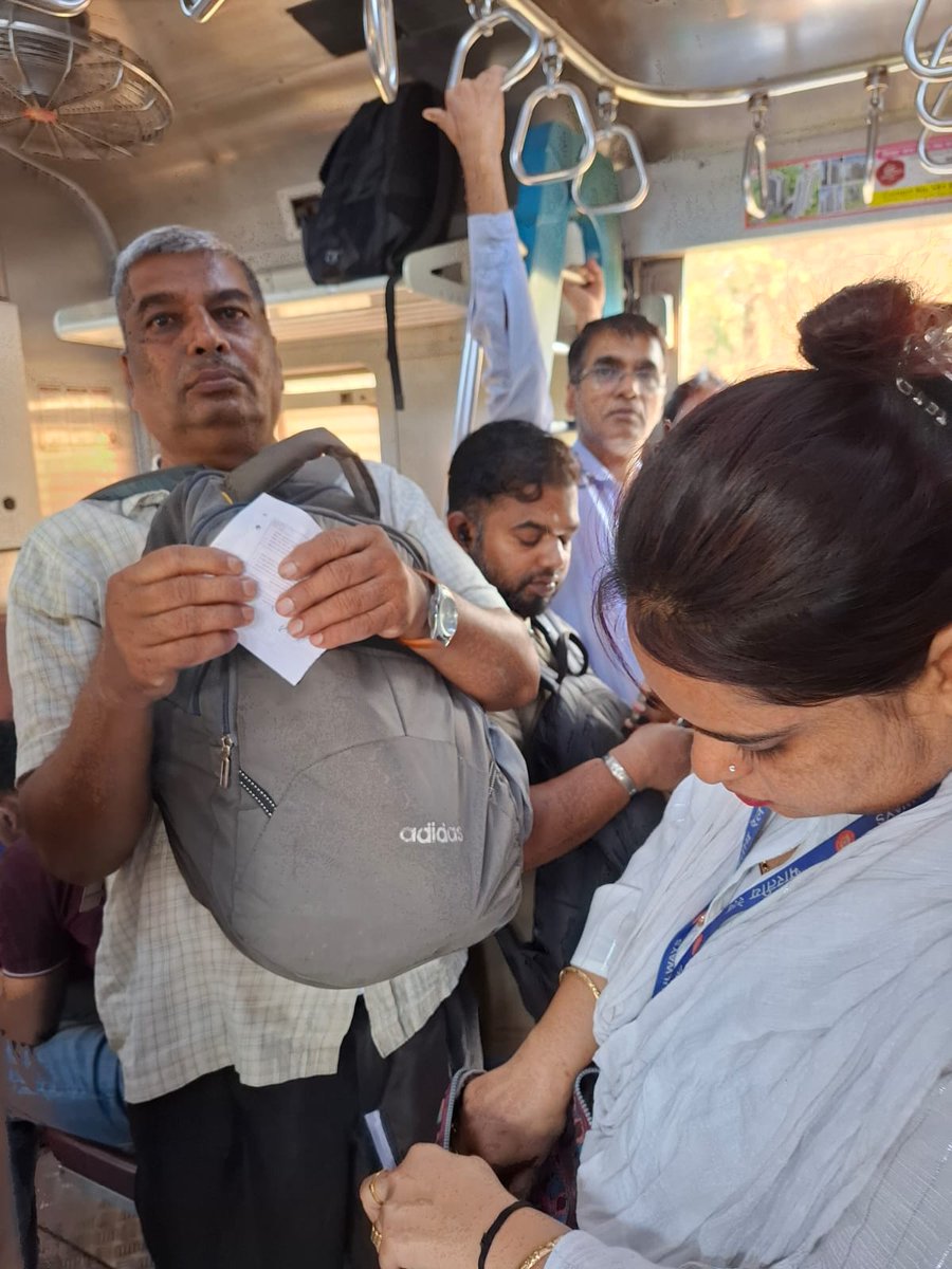 Sr DCM Mumbai CR tweet media