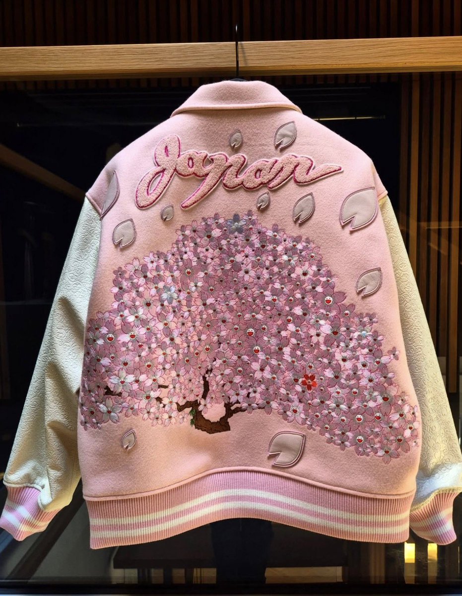 HardestFitPics's tweet photo. The details on this Murakami Jacket 🤯 https://t.co/lfMUh9AXID