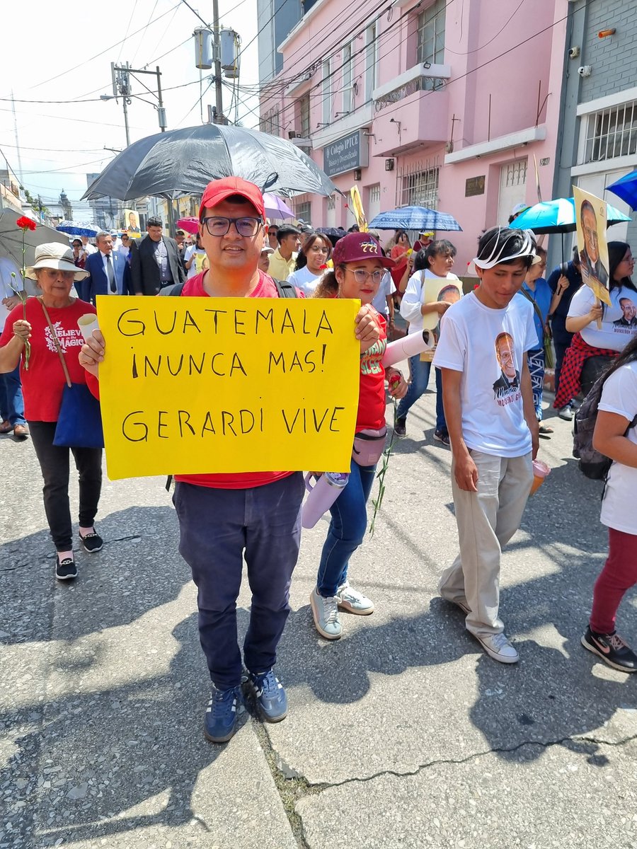 Hoy se conmemoran 28 años del martirio de Monseñor Gerardi.  Fue el 26 de abril de 1998, 2 días despues de haber presentado el Informe del Proyecto Interdiocesano de Recuperación de la memoria Historica "Guatemala Nunca Más" 

#CEBS 
#Centinelas 
#DDHH 
#Gerardi