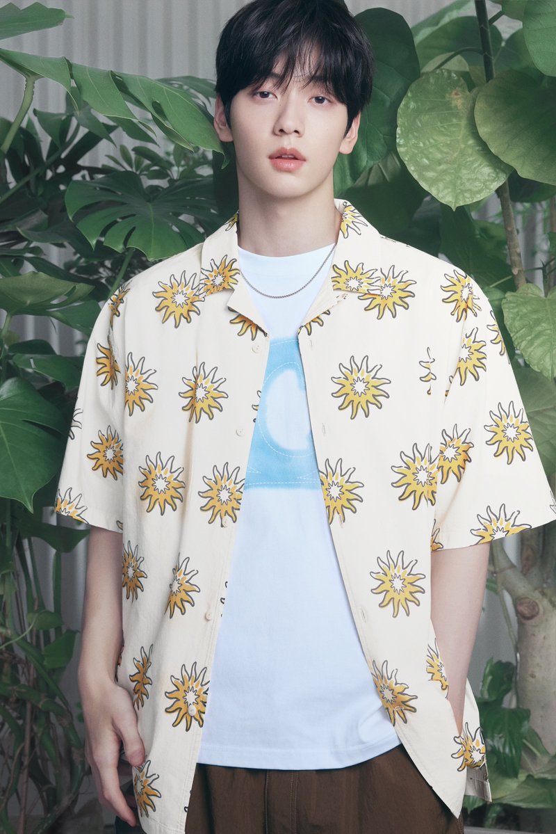 투바투 수빈, 싱그러운 커버낫 여름 시즌 캠페인 공개

#TXT #투바투 
#투모로우바이투게더 
#수빈 
#TOMORROW_X_TOGETHER  
#TOMORROWXTOGETHER  
<a href="/TXT_members/">TOMORROW X TOGETHER</a>
#SOOBIN #TXT_SOOBIN 
#커버낫 #COVERNAT 
⬇️관련기사⬇️
slist.kr/news/articleVi…