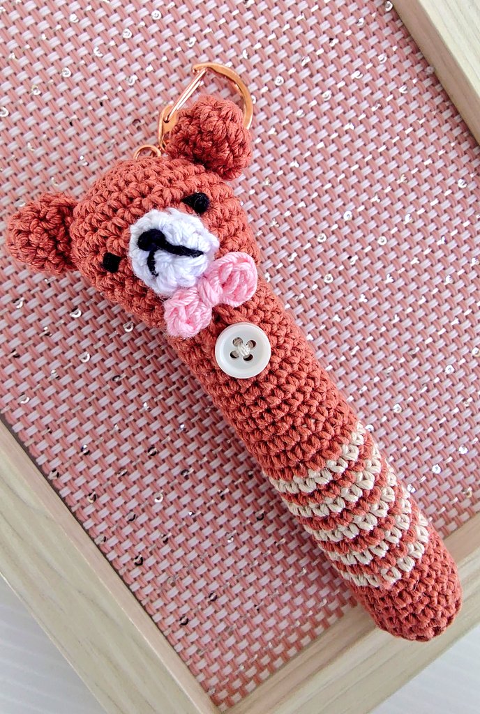 オーダーで
蝶ネクタイかマフラー希望と♡
かわいい♡
＃ハンドメイド好きさんとつながりたい
＃かぎ針編み
＃リップクリームケース