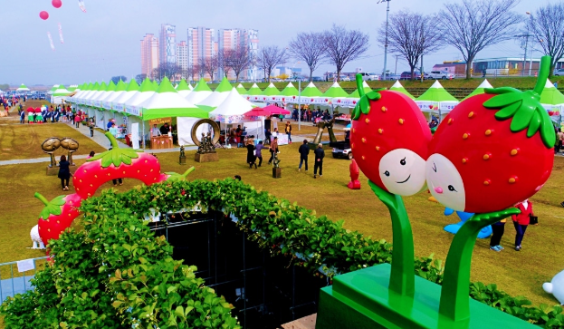 iloveilearn's tweet image. เทศกาลเกาหลี:
"논산딸기축제"
ออกเสียง:nonsanttalgichugje
-เทศกาลสตรอว์เบอร์รีนนซาน จัดเมืองนนซานแหล่งผลิตสตรอว์เบอร์รีใหญ่สุด
*새 연세한국어 어휘와 문법 New Yonsei Korean Vocabulary &amp;amp; Grammar
ราคาขายปลีก/ส่ง ส่งจากกทม.
ID LINE:@iloveilearn
iloveilearn.com/p/3358
#TOPIK #GAT #PAT