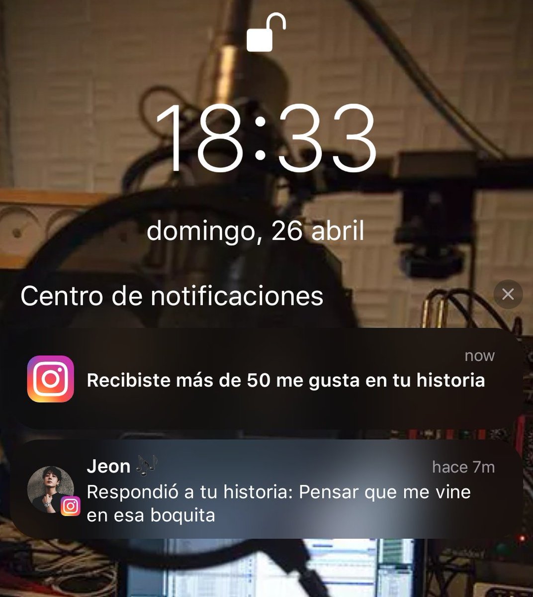 —Same Gap #kooktae 

Th, es el mejor de su clase de canto según el profesor Jeon debido a que su voz es melodiosa y alta, nadie sospechaba que los halagos eran porque tuvieron algo. 

o donde Jk, decide mandar un mensaje luego de ver su presentación de opera

#kookvau #kooktae