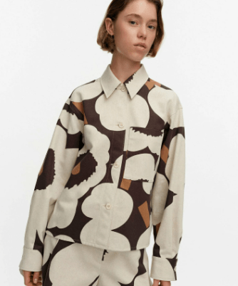 korecow's tweet image. 「エラー」で畑芽育さんが着用しているアウターはこちらではないでしょうか。 korecow.jp/requests/261718 #畑芽育 #エラー #Marimekko #korecow #コレカウ