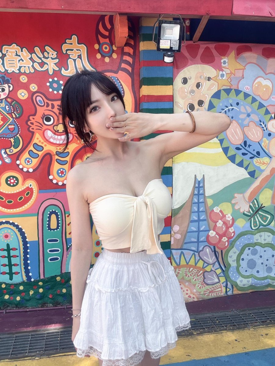 元奈子 tweet media