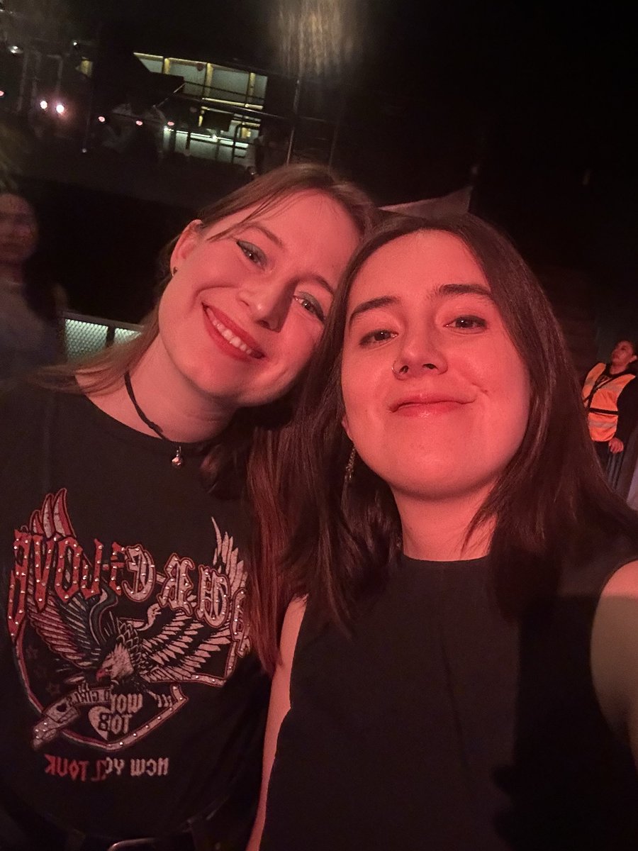 tugfa_daboss's tweet photo. Feliz día de la visibilidad lésbica 🩷🧡🤍 vivan las lesbianas https://t.co/LJqHrpNpRX