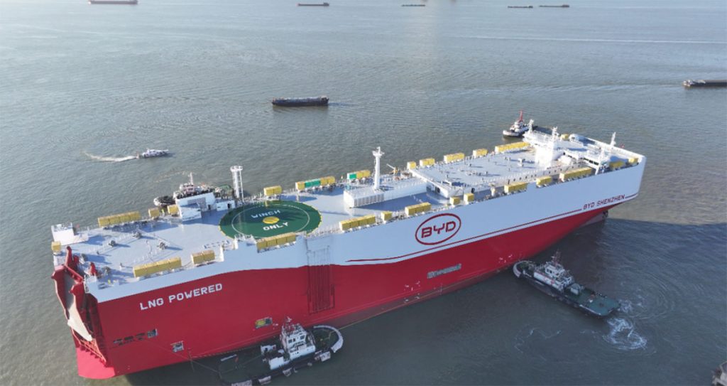 🇨🇳 Экспорт китайских электромобилей взлетел 📈: рост на 139,9 % на фоне нефтяного кризиса.
BYD в марте продала за рубежом 120 000 электромобилей (+65,2 % год к году), а Geely зафиксировала 81 000 продаж (+120 %)
multimotors.by/news/eksport-k…