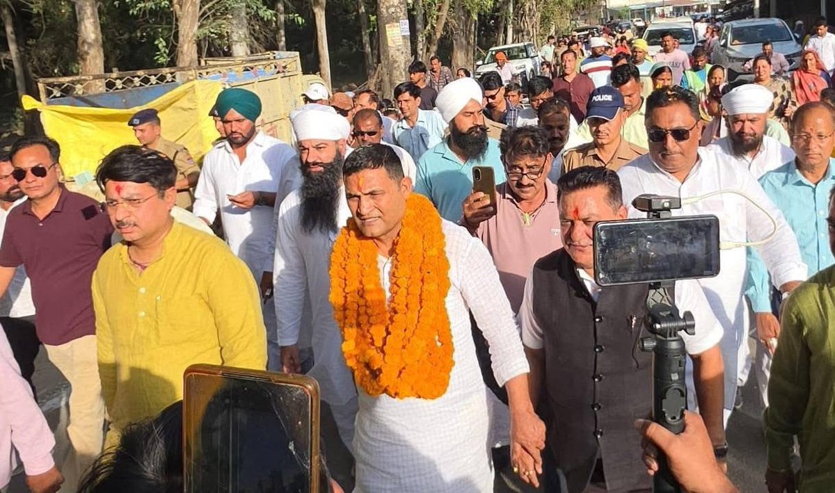 Kkhaira96's tweet photo. गुलारभोज में माननीय कैबिनेट मंत्री @ram_singhkaira जी के  साथ रहना हुआ।
कार्यक्रम में काशीपुर महापौर दीपक बाली जी,रुद्रपुर महापौर विकास शर्मा जी,गदरपुर चेयरमैन मनोज गुंबर जी,दर्जा राज्यमंत्री सुरेंद्र नामधारी जी सहित देवतुल्य जनता उपस्थित रही। https://t.co/HbDFSLpa8D