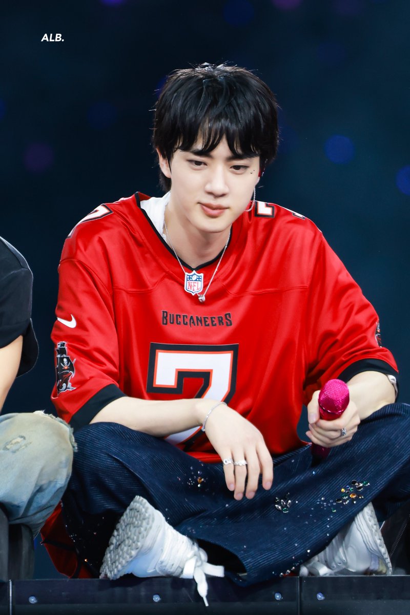 A LITTLE BRAVER 🐬 tweet media