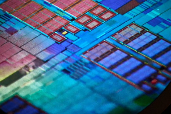 Unveiled_ChinaX's tweet photo. Someone photographed TSMC's most classified chip blueprints on a smartphone, uploaded them to a corporate cloud, and walked out the door. He just got 10 years. The technology he tried to steal is what every superpower on earth is desperately trying to get their hands on.

On April 27, 2026, Taiwan's Intellectual Property and Commercial Court sentenced Chen Li-ming, a former TSMC engineer who had moved to Tokyo Electron Taiwan, a subsidiary of Japan's major semiconductor equipment supplier, to 10 years in prison. He recruited two active TSMC engineers to leak confidential 2-nanometer process technology, the most advanced chip manufacturing process currently in commercial production anywhere on earth. The method: photographing sensitive data off computer monitors with a smartphone and uploading it to a corporate cloud. Tokyo Electron Taiwan was also indicted as a corporation for failing to supervise him.

This is the first time Taiwan has ever applied its National Security Act to semiconductor IP theft, a deliberate signal that trade secret theft in this industry is now treated as a threat against the state itself, not just a corporate crime.

The broader context makes that signal urgent. The gap between TSMC's leading-edge process technology and what China's most advanced domestic chipmaker SMIC can currently produce is estimated at five to seven years. The CCP has poured over $100 billion into its domestic chip industry trying to close that gap. US export controls have blocked the equipment needed to close it legitimately. Taiwan's own intelligence agencies have publicly warned that China has been systematically targeting TSMC engineers through job offers, financial incentives, and professional recruitment networks to extract proprietary knowledge. ASML, whose lithography machines are essential to advanced chip production, confirmed in 2023 that a former employee stole core technology data with direct links to China.

No direct CCP link has been established in Chen's specific case. The motive here appears to have been helping Tokyo Electron win TSMC supplier contracts. But it illustrates exactly the kind of vulnerability that state-sponsored actors exploit: trusted insiders with deep access, minimal surveillance, and data that can fit on a smartphone camera roll.

TSMC produces over 90% of the world's most advanced chips. Every AI system, every next-generation military platform, and every advanced consumer device runs on what comes out of its fabs. Whoever steals this technology does not just gain a product. They gain years of irreplaceable R&D and the ability to reshape the global balance of technological power.

Ten years in prison. Taiwan is done treating this as paperwork.
#TSMC #Taiwan #CCP #China #Semiconductors #Espionage #ChipWar #NationalSecurity #2nm #Geopolitics