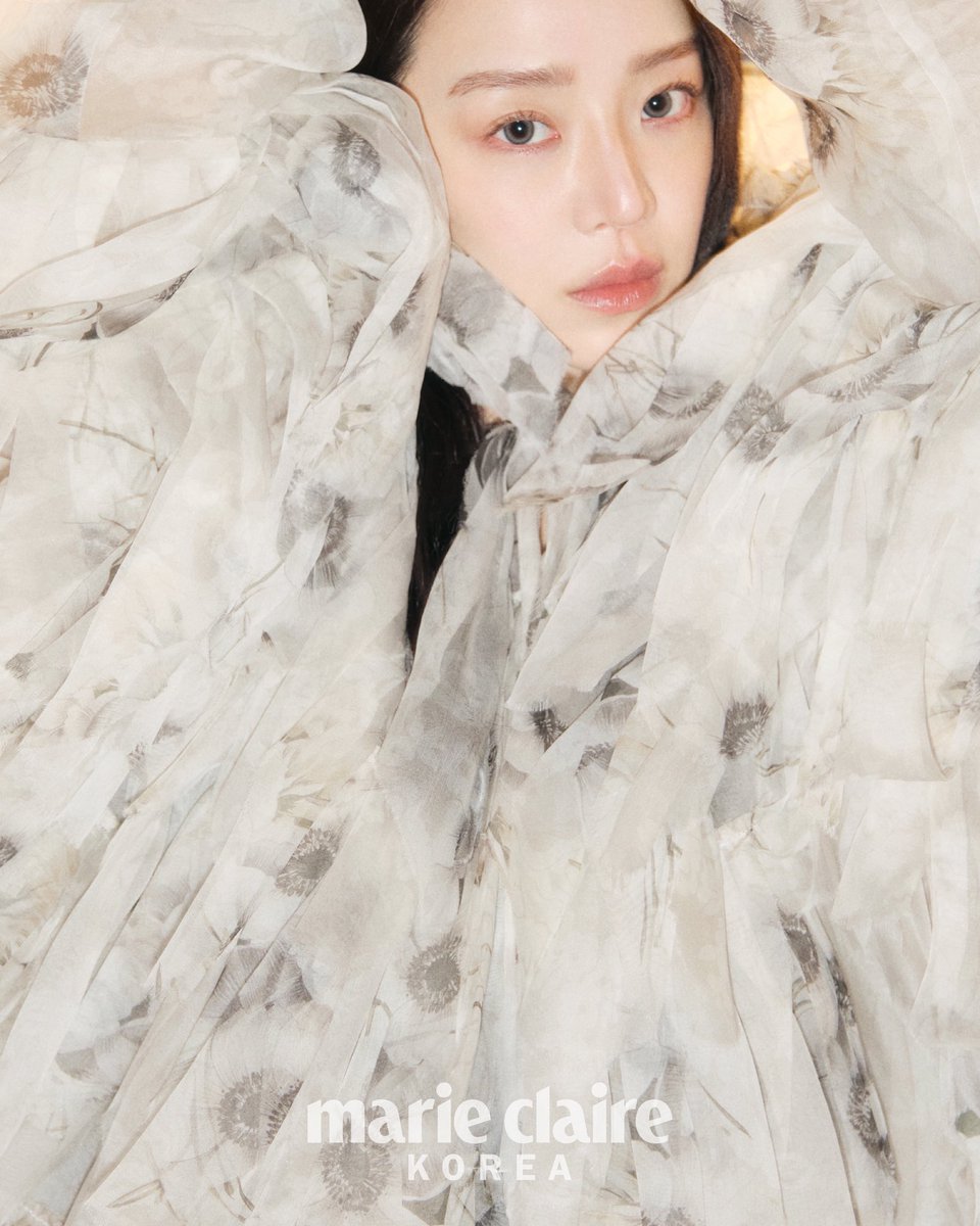 매니지먼트 시선 tweet media