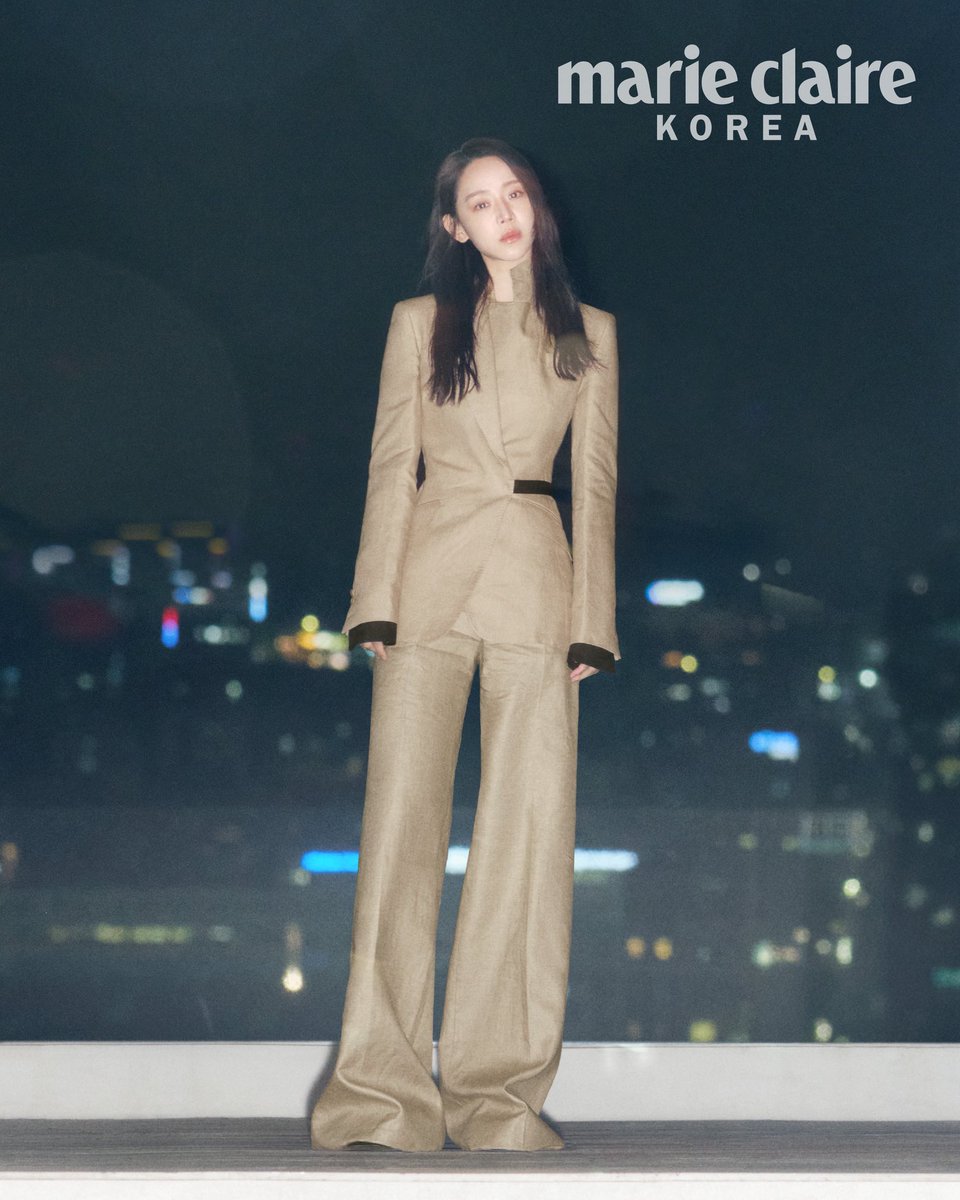 매니지먼트 시선 tweet media