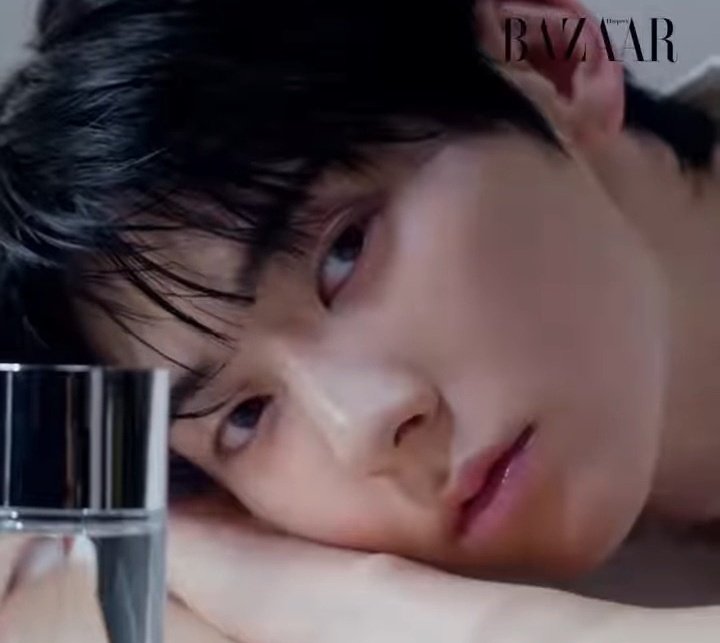 optimusthgml's tweet photo. 진심 진지하게 년도 구분 안됨
어케 이래?
황민현 ㄹㅇ 동결건조한거야?

19년부터 26년까지
나이는 나만 먹었냐고 https://t.co/ZmgqhMa311