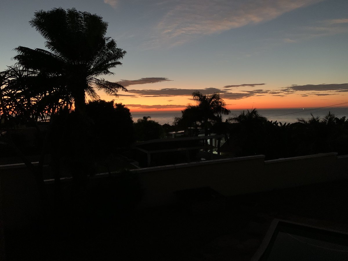 BHudders's tweet photo. @SAWeatherServic from La Lucia umhlanga at 6:00 this morning https://t.co/hJT9mw4FJc