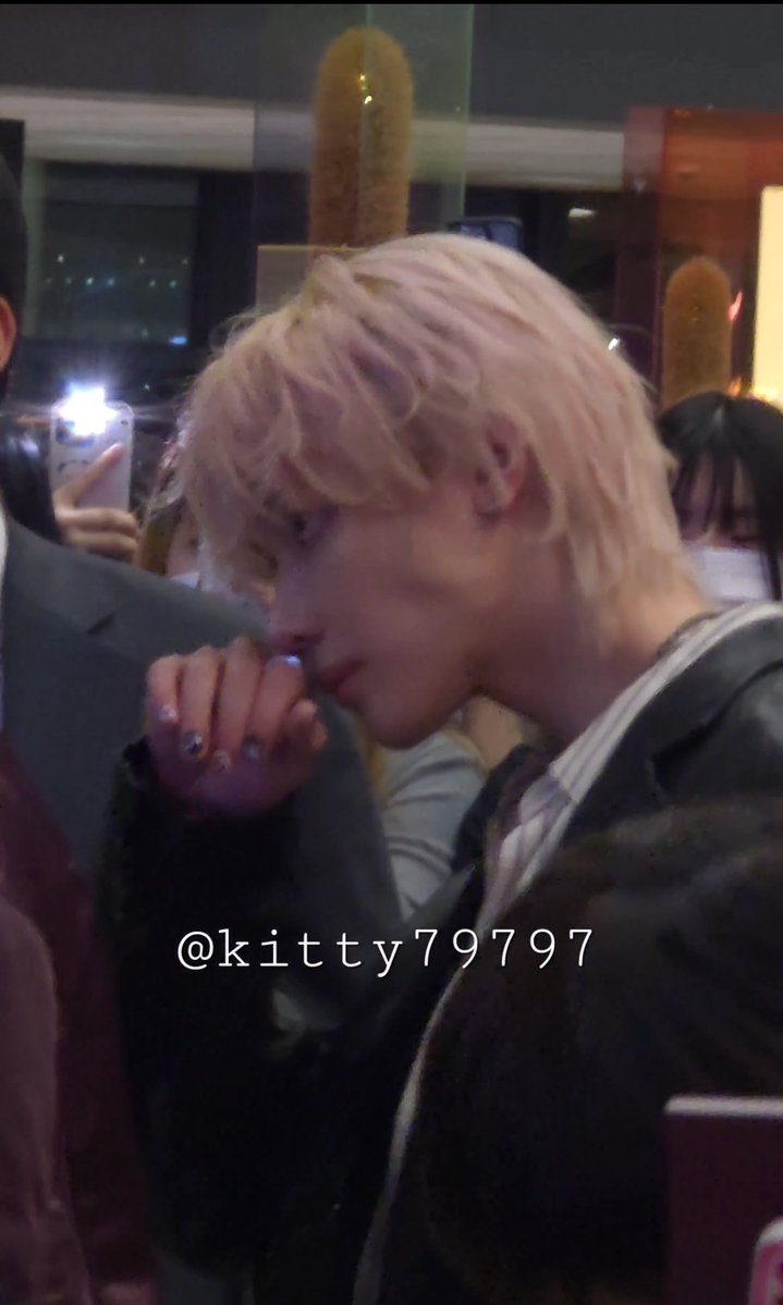 정신못체리🍒 tweet media