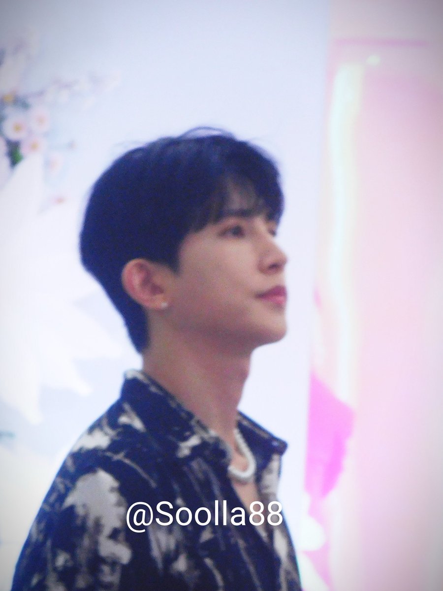SoollaShin8889's tweet image. 260425 @KiSSeop91 at
Grand Opening of Assemble K Store at Lotte Mall Kuningan Jakarta, Indonesia.
Thank You #assemble_jakarta for giving us this great opportunity to meet them 😍😊 #Kiseop #Hoon #Ukiss #기섭 #훈 #유키스 #ux1