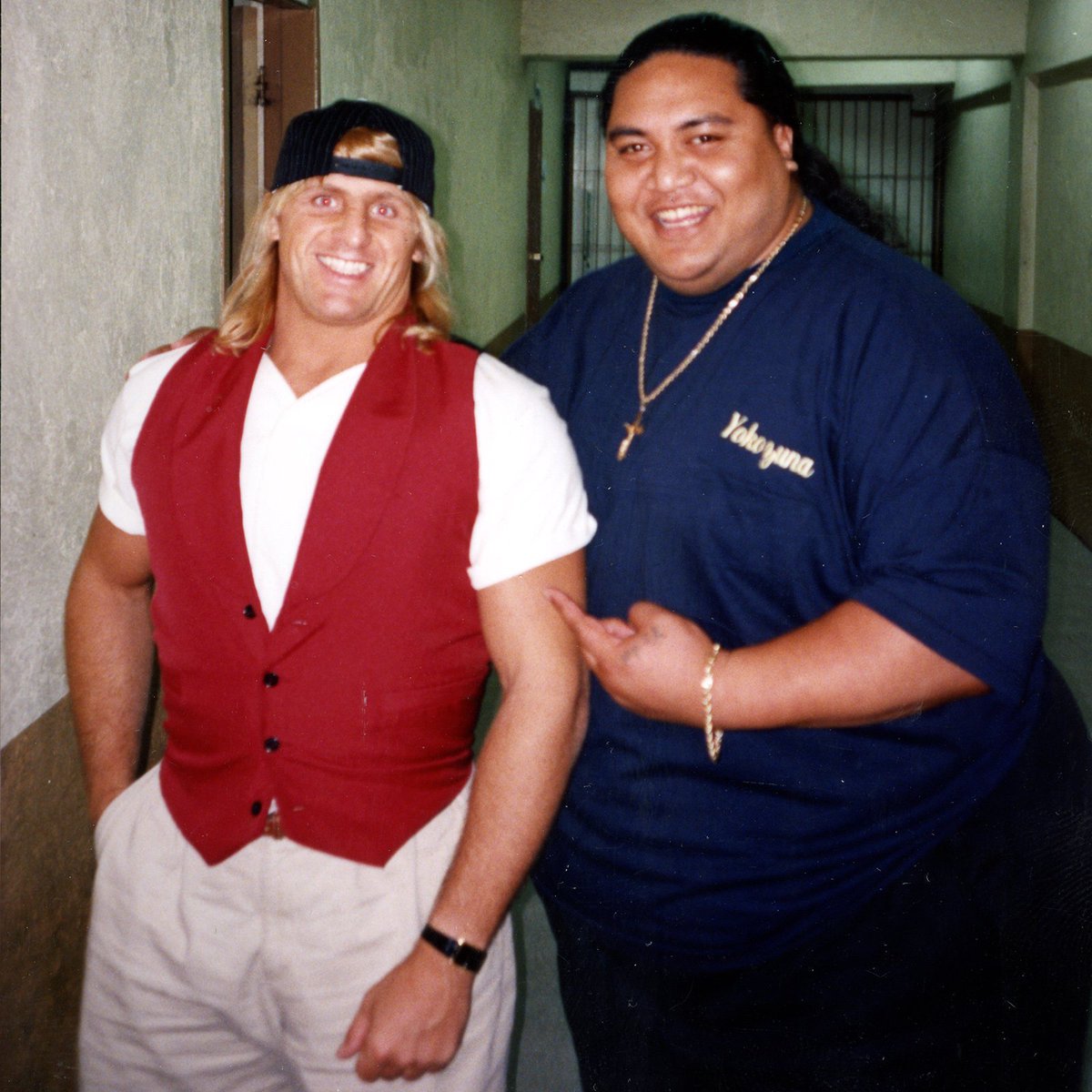 WWFWrestling1's tweet image. 📸 The guys on tour! #WWF #Wrestling #Samu #Fatu #Barbarian #Tatanka #123Kid #Undertaker #BretHart #OwenHart #Yokozuna #Barbarian