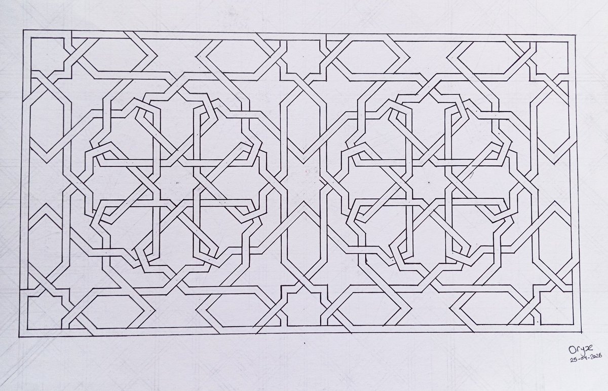 mahayehia's tweet image. I finished this two days ago
Quite complicated and took alot of time and IDK which colors to use for the inner spaces!
Anyway here Im
+So many inking mistakes :(
+I don't fully intend this palette, it just happened especially that green lol
#IslamicArt #Geometry #Pattern #drawing
