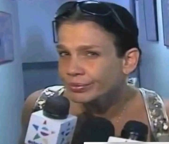 Ladyblú tweet media
