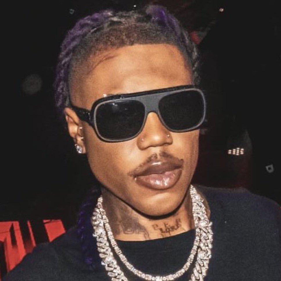 he looks like an imvu character https://t.co/8YwX60VGFD