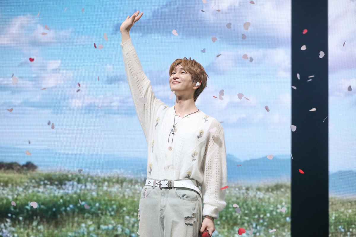 온유, 日 오사카 단독 팬미팅 ˙TOUGH LOVE˙ 성황리 마무리

naver.me/GFsnypEc 

#온유 #ONEW
#ONEW_TOUGH_LOVE #TOUGH_LOVE
#ONEW_TOUGH_LOVE_FANMEETING