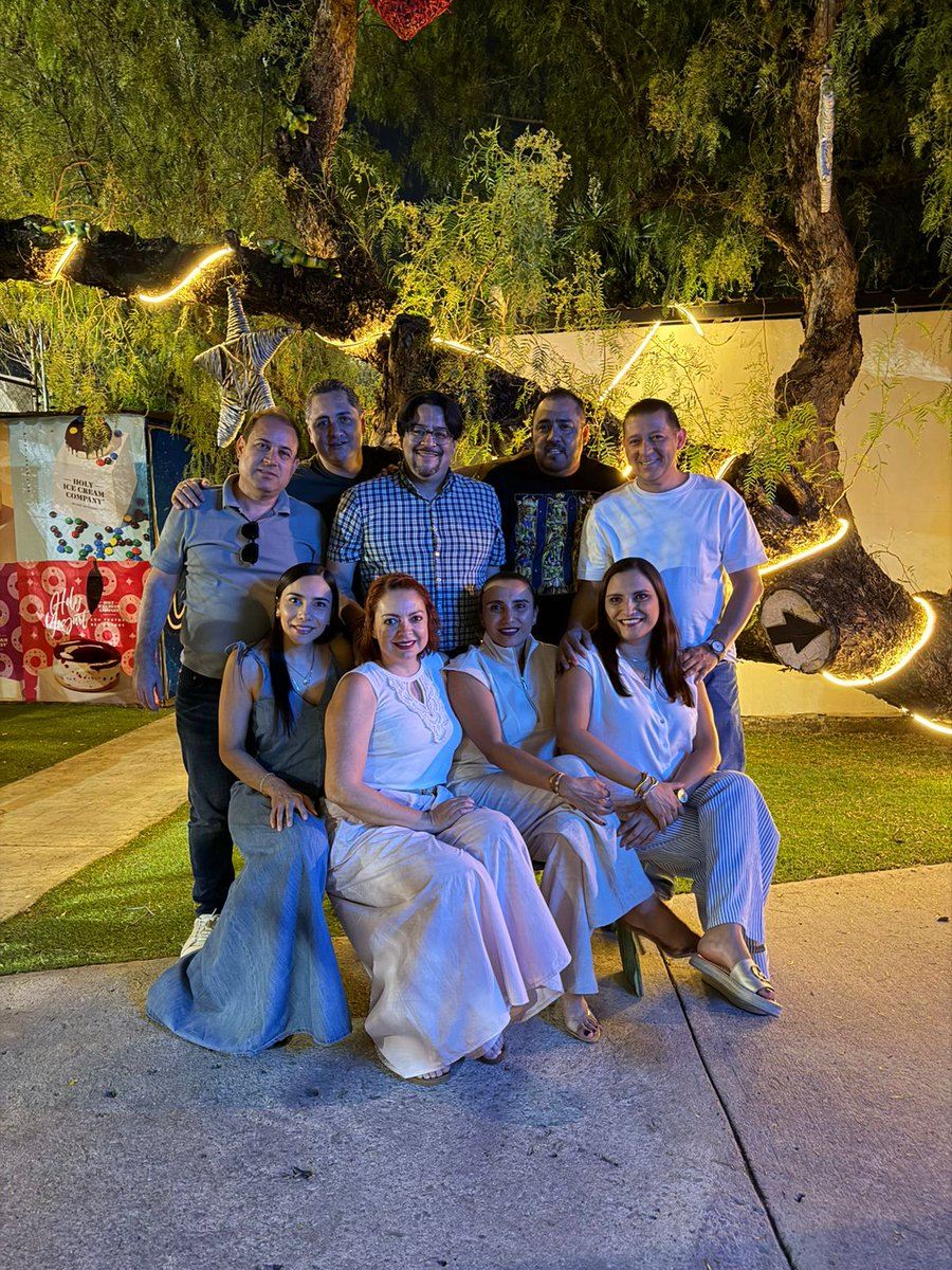 LEMjorge_avalos's tweet image. Festejando el cumple Jovani 2026.
#Friends #birthday