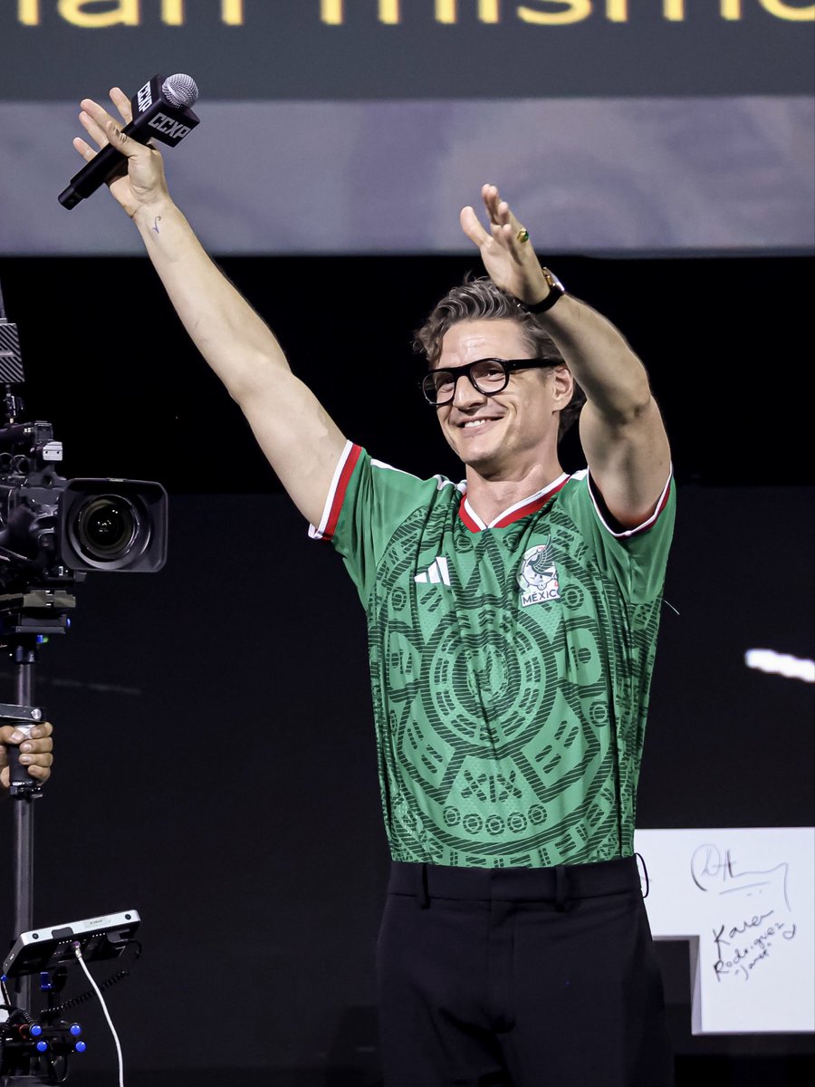 Pedro Pascal Daily tweet media