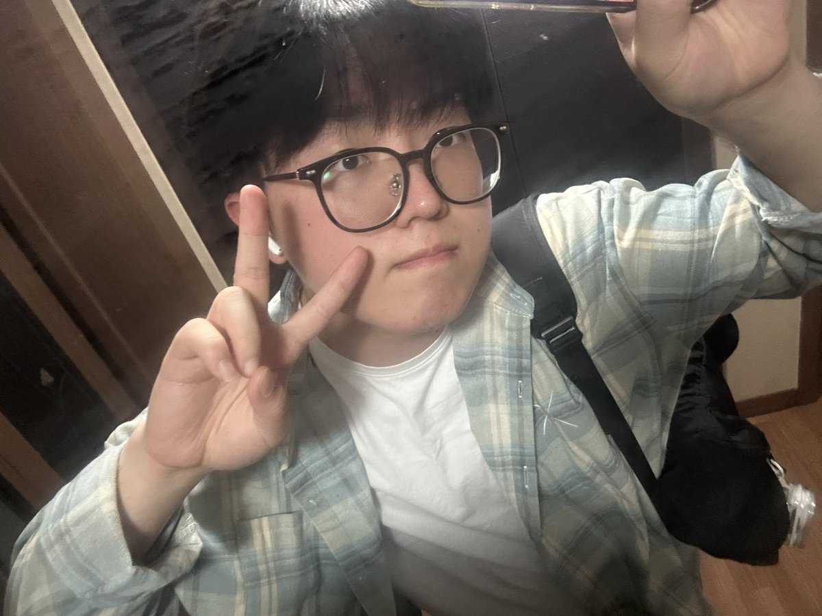 •🧸• tweet media