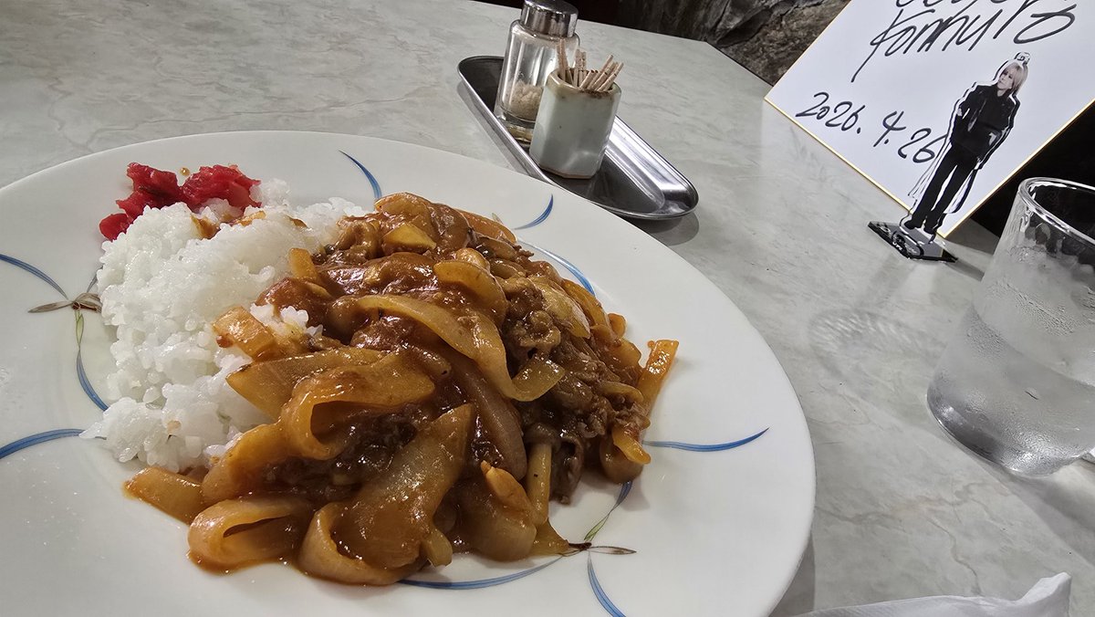 TMN6999's tweet photo. 石合戦さんで小室先生の食べたハヤシライスを平らげたあと山田やさんで河豚ムーブかましてきました。 https://t.co/dslWaoR2Dz