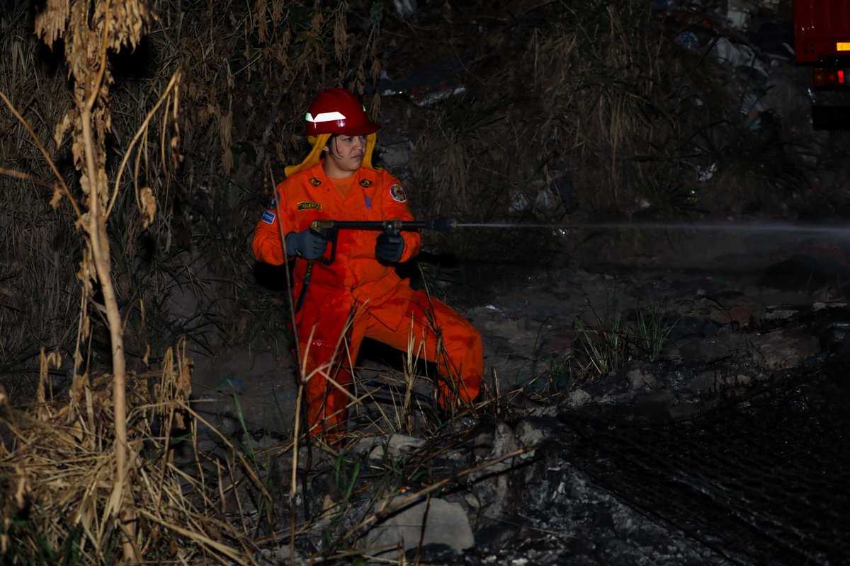 Bomberos El Salvador 🧑‍🚒🚒🇸🇻 tweet media