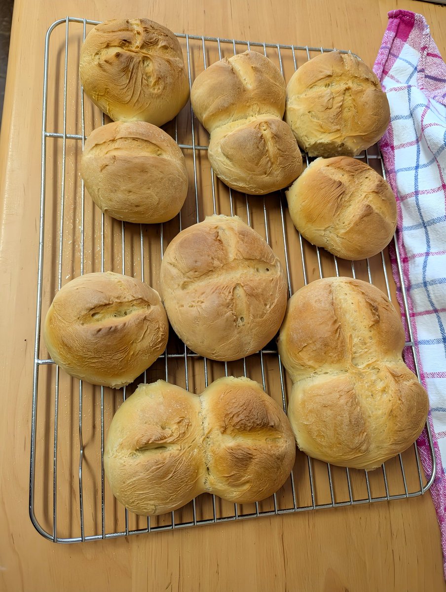 derweixdorfer's tweet photo. Sonntagsbrötchen 
#opabackt #brot #brötchen #food  #derweixdorfer 
Keine bestellte und bezahlte Werbung! https://t.co/UBON0zchvc