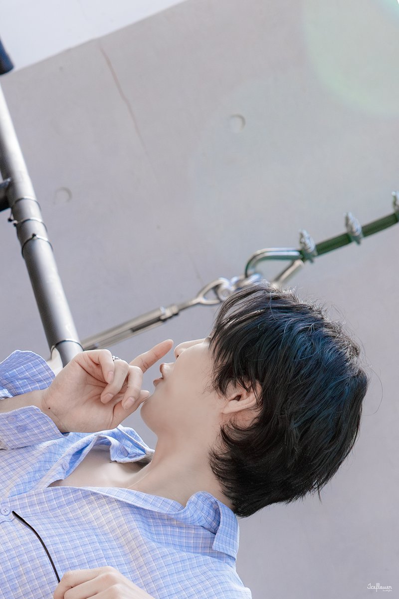 IceFlowerPIC's tweet photo. 260426 2:00 은밀하게 위대하게
퇴근길

#유태율 배우님

태율이들 쉿!!
crop ver. https://t.co/WqTW1jXUFH